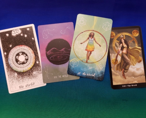 4 tarot cards, The World